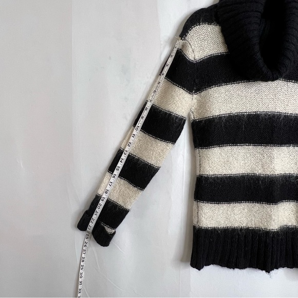 Olive des Olive Women’s Mock Neck Turtleneck Black and White Size Small/Medium - Picture 6 of 10
